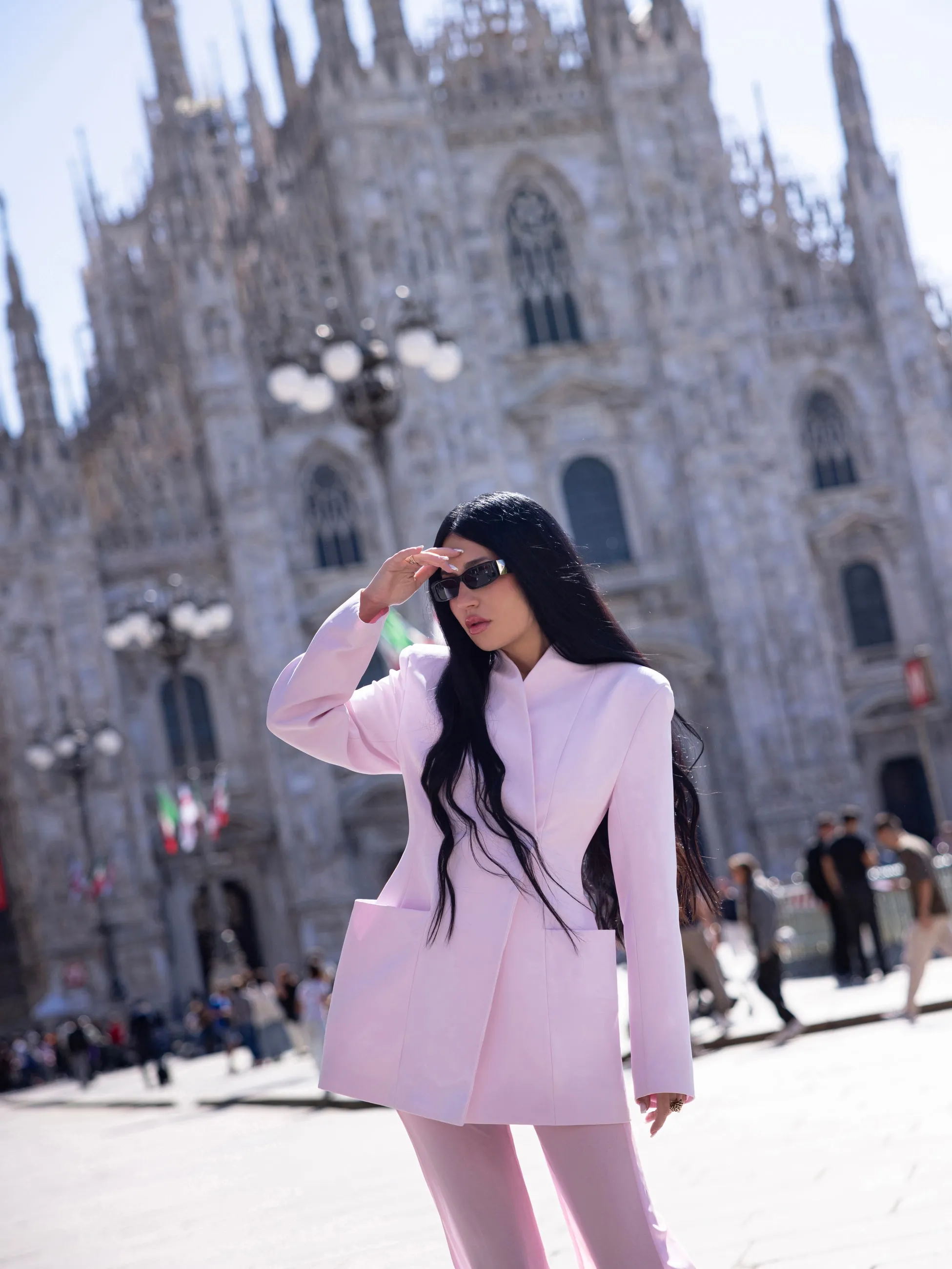 Marietta çəhrayı kostyumu
